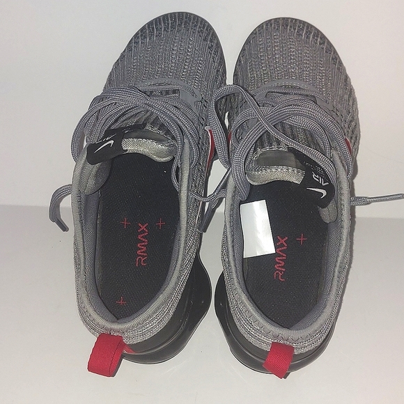 Boy's Youth or Women's Nike Vapormax - Picture 8 of 9